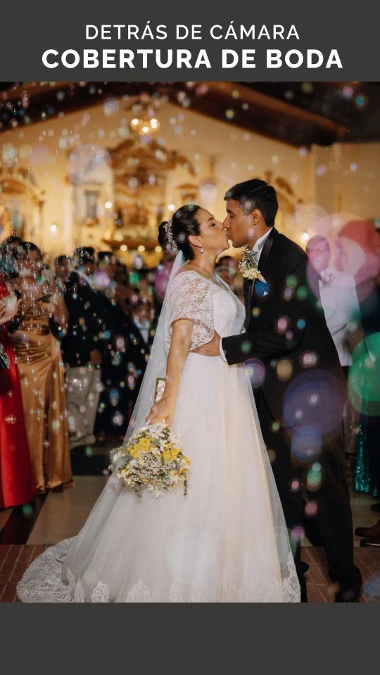 Qué bonito es cuando las historias continúan y me permiten seguir formando parte de ellas, con mi cámara en mano. 📸

En el 2017 conocí a Ariana, a su hermana Anette y a su mamá. En 2023 tuve el honor de fotografiar la boda de Anette… y ahora, me volvieron a elegir para acompañar a Ariana en su gran día. 🥹

Fue una ceremonia llena de emoción, miradas que lo decían todo sin palabras (literalmente 😅), y una fiesta donde todos celebraron como una sola familia.

¡Muchas felicidades Ariana y Víctor! ¡Que siempre se miren con la misma ternura y complicidad de este día!

Comenta ❤️ si también crees que el amor verdadero siempre llega en el momento perfecto.

#LizPinto Clientes: @ariana_ac @victorjrs18 Second Shooter: @tomasacostaphoto #Bodaspanama #Weddingphotography